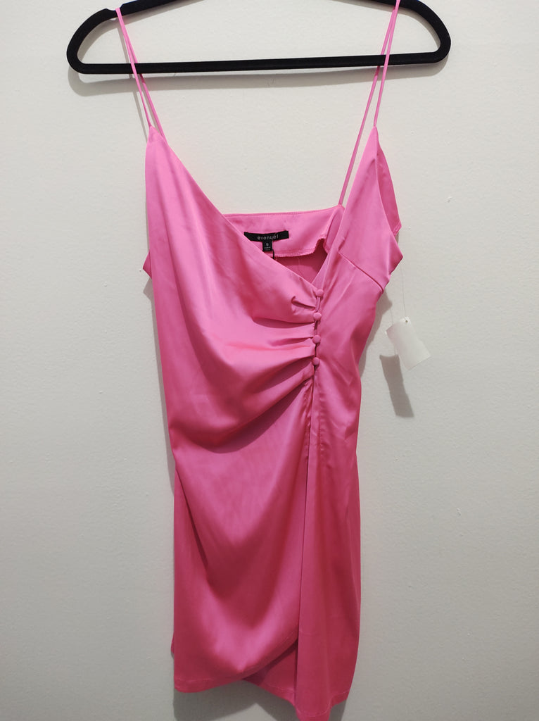 Vestido corto de tirantes satinado rosa mexicano
